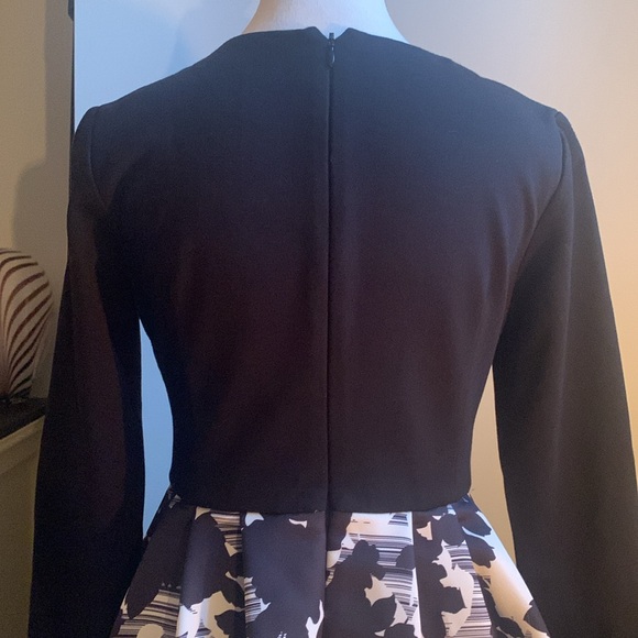 Classy quality A-line dress with full skirt, no size tags but likely a size 6-8. - Picture 4 of 6